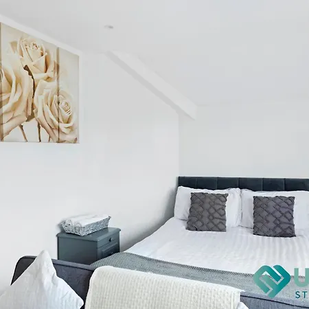 Stylish 3-Bed Home With Hot Tub - Close To City Hospital, Sherwood, Qmc, Arboretum & Nottingham City Centre Extérieur photo