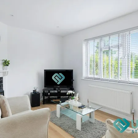 Stylish 3-Bed Home With Hot Tub - Close To City Hospital, Sherwood, Qmc, Arboretum & Nottingham City Centre Extérieur photo