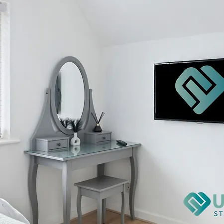 Stylish 3-Bed Home With Hot Tub - Close To City Hospital, Sherwood, Qmc, Arboretum & Nottingham City Centre Extérieur photo