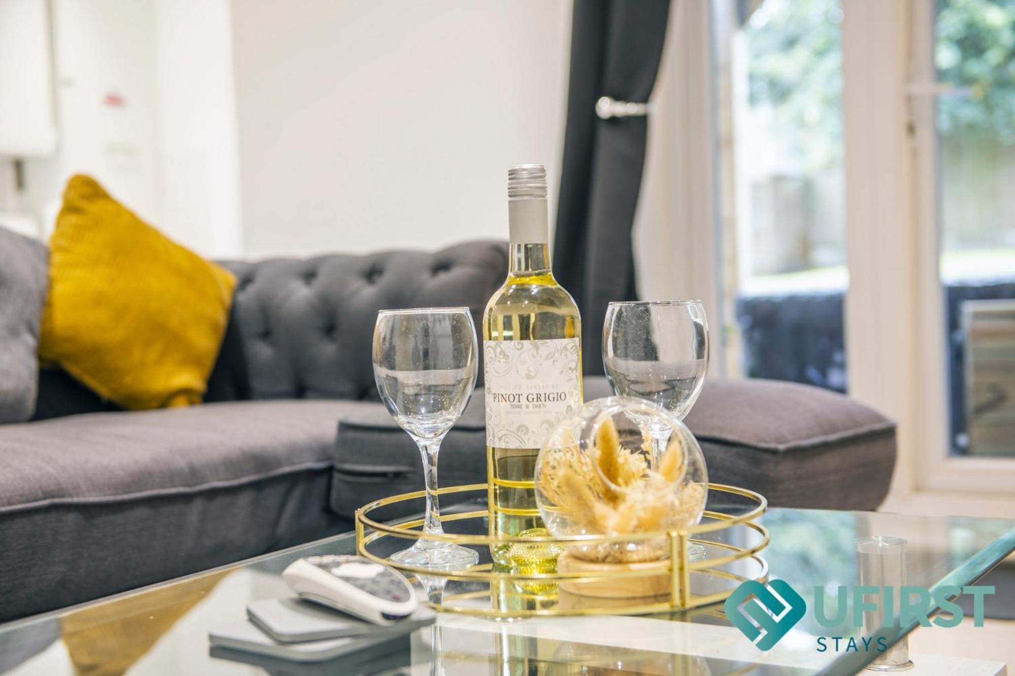 Hébergement de vacances Stylish 3-bed With Hot Tub - Close To Hospital, Sherwood, Qmc, Arboretum & Centre