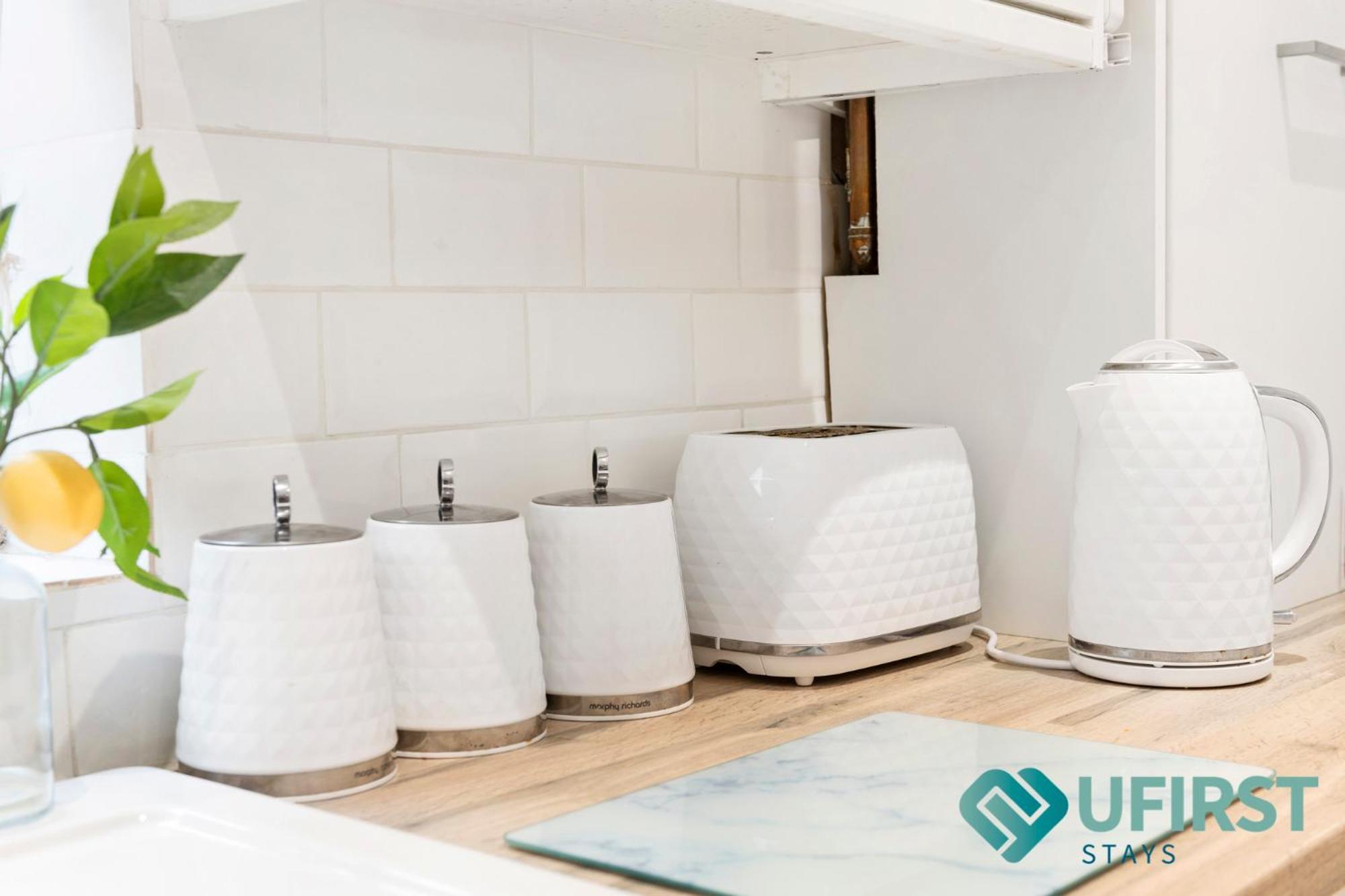 Hébergement de vacances Stylish 3-bed With Hot Tub - Close To Hospital, Sherwood, Qmc, Arboretum & Centre Nottingham