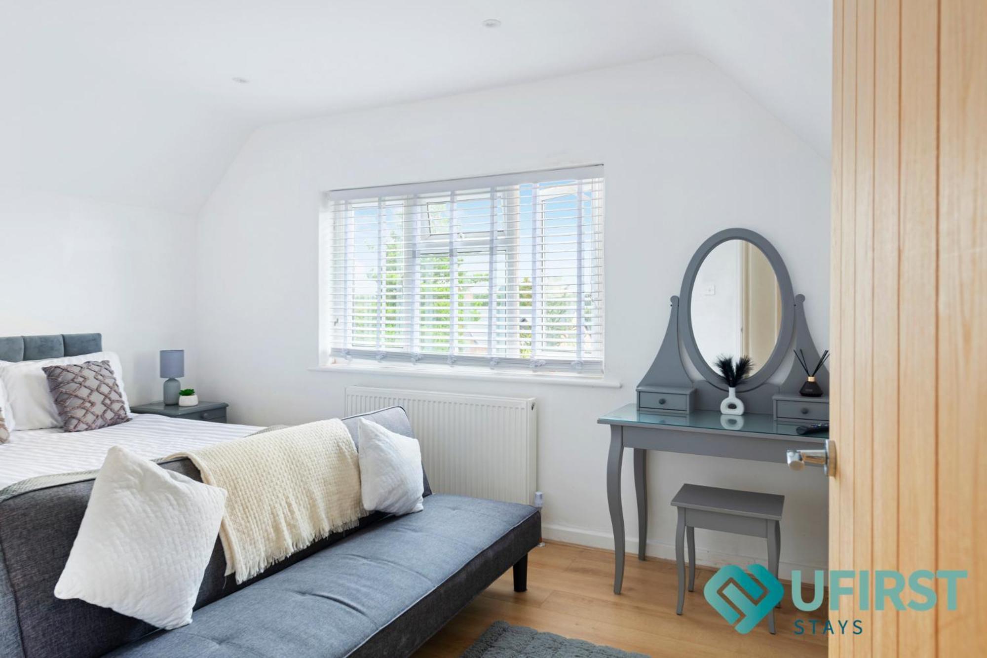 Stylish 3-bed With Hot Tub - Close To Hospital, Sherwood, Qmc, Arboretum & Centre Nottingham