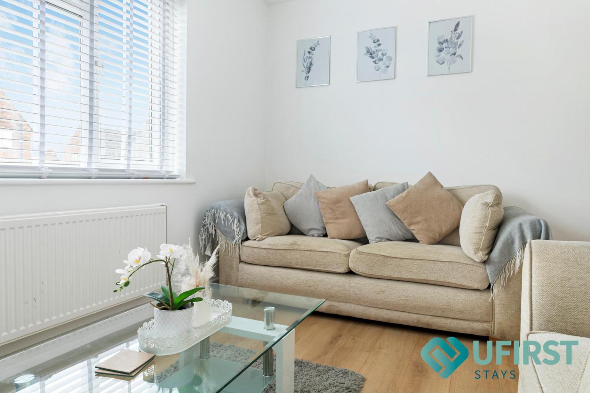 Hébergement de vacances Stylish 3-bed With Hot Tub - Close To Hospital, Sherwood, Qmc, Arboretum & Centre *