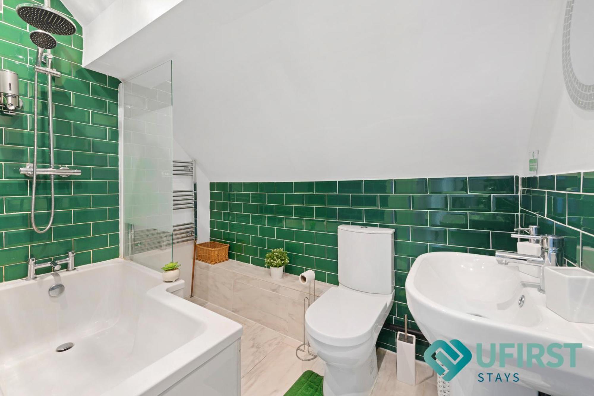 Hébergement de vacances Stylish 3-bed With Hot Tub - Close To Hospital, Sherwood, Qmc, Arboretum & Centre