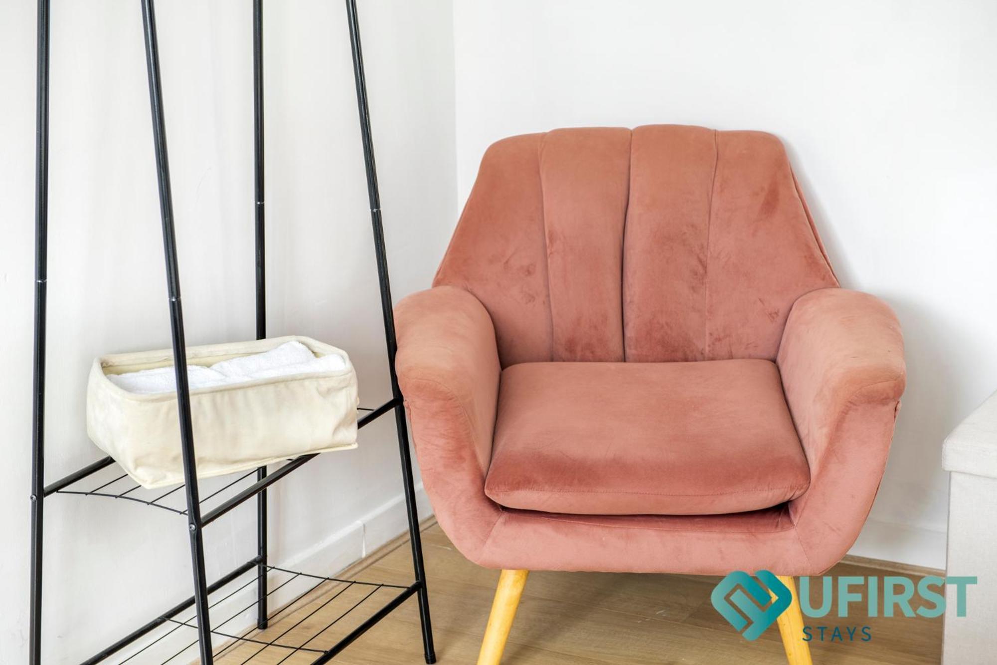 Hébergement de vacances Stylish 3-bed With Hot Tub - Close To Hospital, Sherwood, Qmc, Arboretum & Centre *