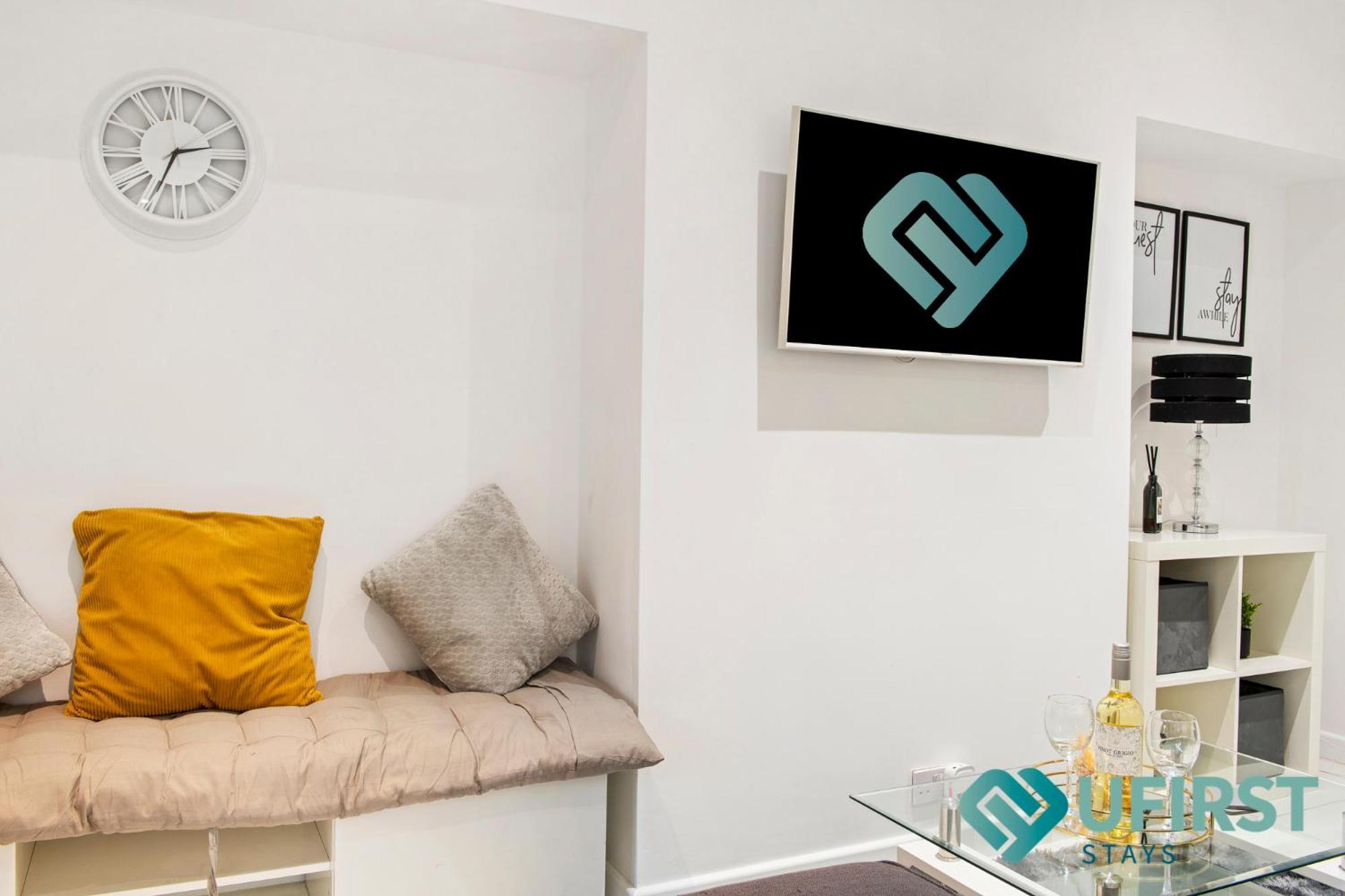 Stylish 3-bed With Hot Tub - Close To Hospital, Sherwood, Qmc, Arboretum & Centre Nottingham