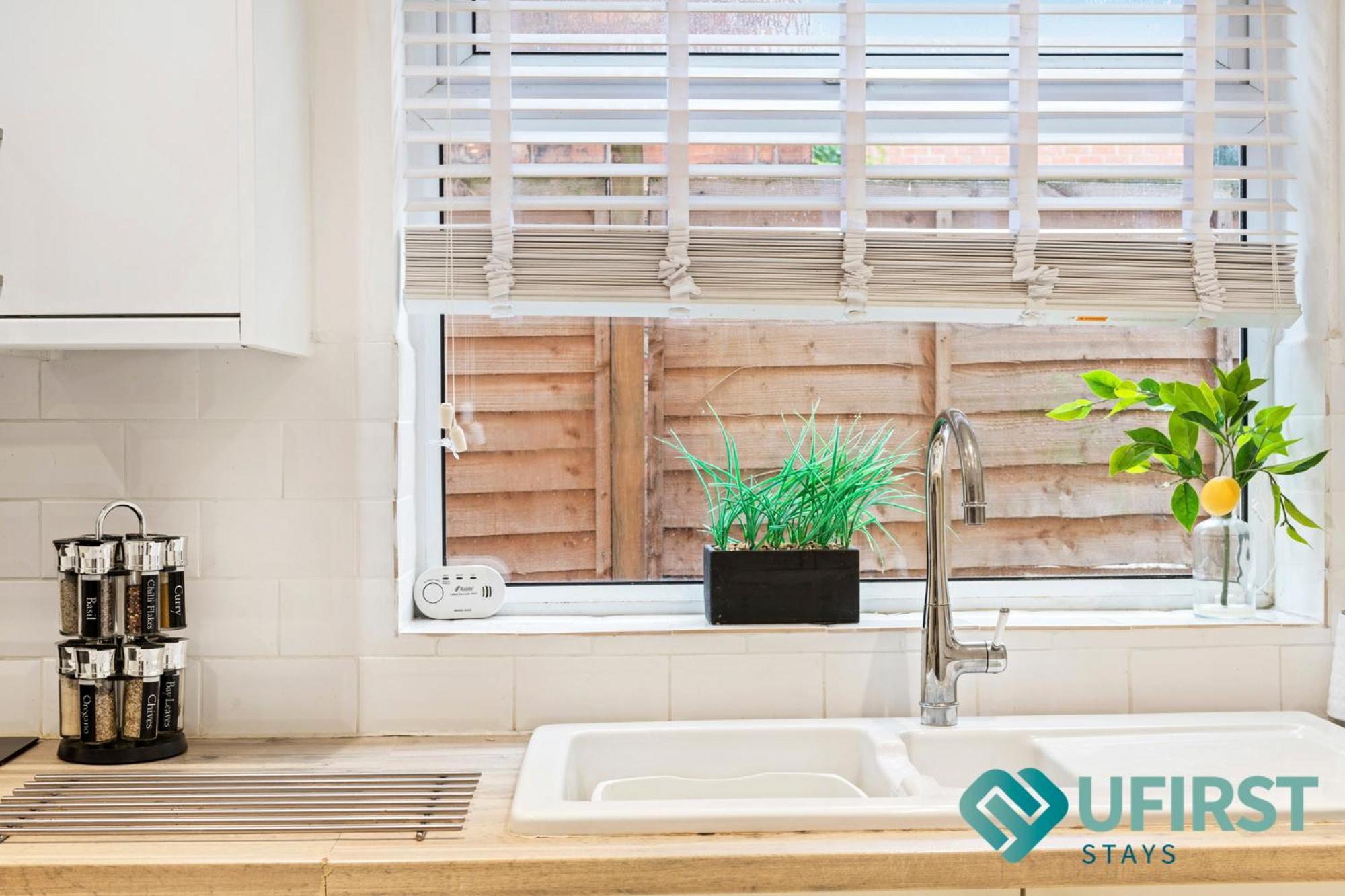 Hébergement de vacances Stylish 3-bed With Hot Tub - Close To Hospital, Sherwood, Qmc, Arboretum & Centre *